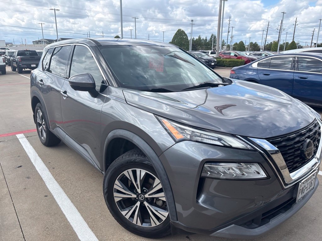 Used 2021 Nissan Rogue SV FWD image 2