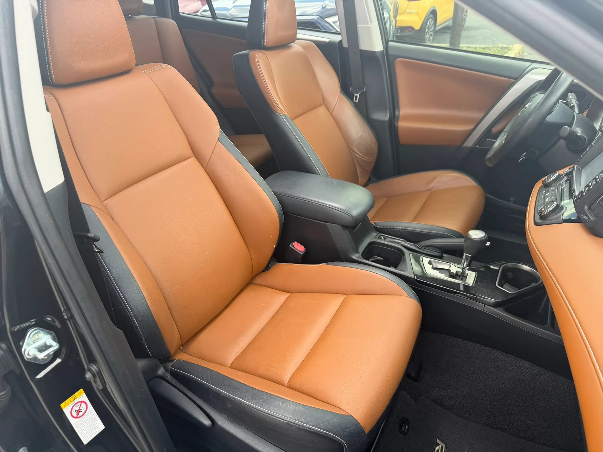Used 2018 Toyota RAV4 Limited AWD/4WD image 10