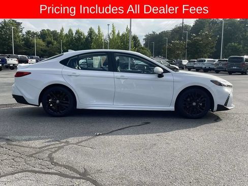 Used 2025 Toyota Camry SE FWD image 6
