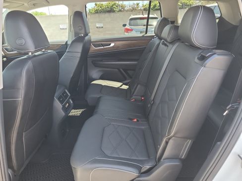 Used 2024 Volkswagen Atlas SE AWD/4WD image 24