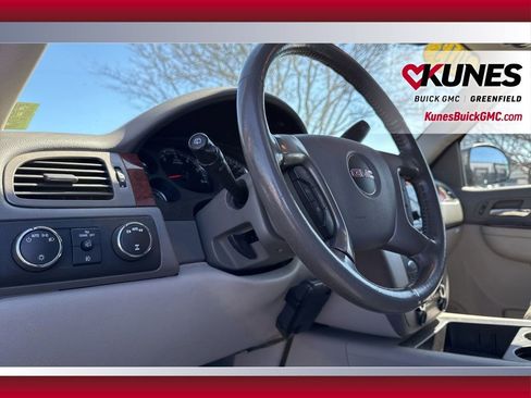 Used 2013 GMC Yukon XL SLT w/ SLT-2 Equipment Package image 16