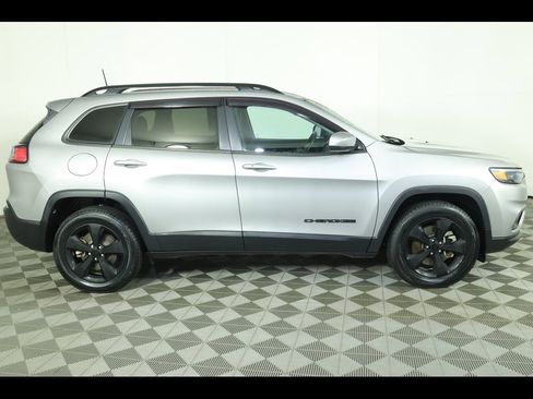 Used 2021 Jeep Cherokee Latitude Plus image 13
