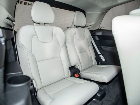 Used 2026 Volvo XC90 T8 Ultra w/ Protection Package Premier AWD/4WD image 17