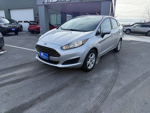 Used 2016 Ford Fiesta SE w/ Cold Weather Package image 2