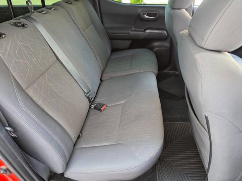 Used 2018 Toyota Tacoma TRD Off-Road image 28