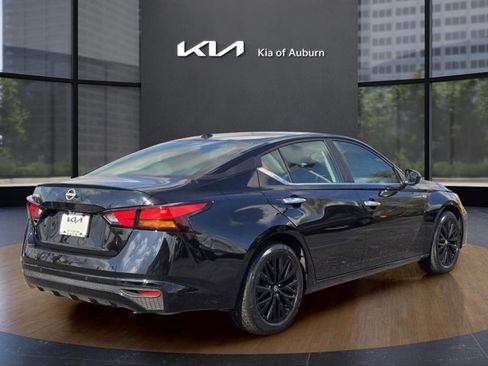 Used 2025 Nissan Altima 2.5 SV image 6