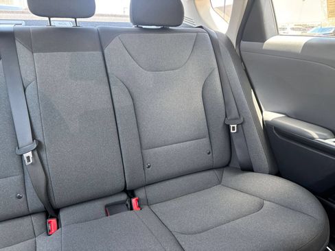 Used 2025 Kia K4 FWD image 36