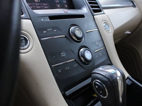 Used 2013 Ford Taurus SEL FWD image 14
