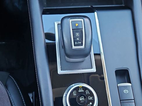 Used 2024 Mitsubishi Outlander SE image 32