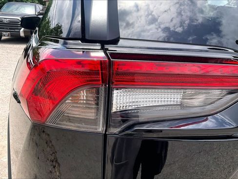 Used 2024 Toyota RAV4 XLE Premium FWD image 29