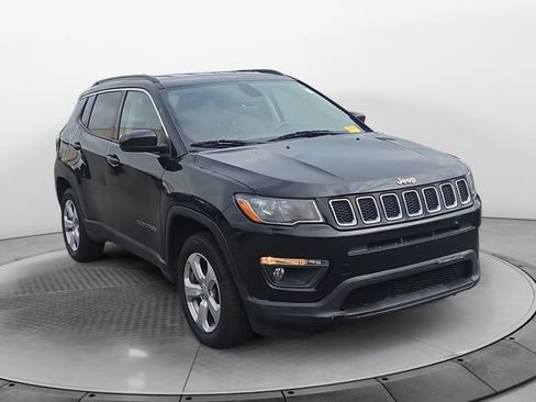 Used 2018 Jeep Compass Latitude w/ Popular Equipment Group AWD/4WD image 7