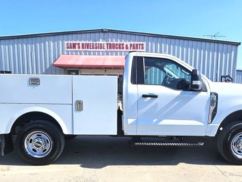 Used 2024 Ford F250 XL w/ XL Chrome Package AWD/4WD image 4