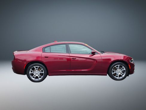 Used 2017 Dodge Charger SXT w/ AWD Plus Group image 2