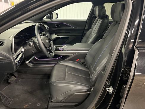 Certified 2024 Cadillac Lyriq Luxury AWD/4WD image 12