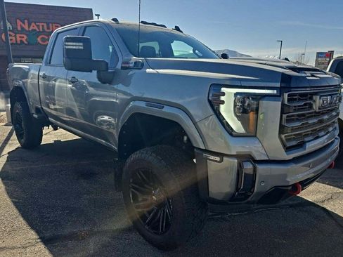 Used 2024 GMC Sierra 3500 AT4 w/ AT4 Premium Plus Package image 4