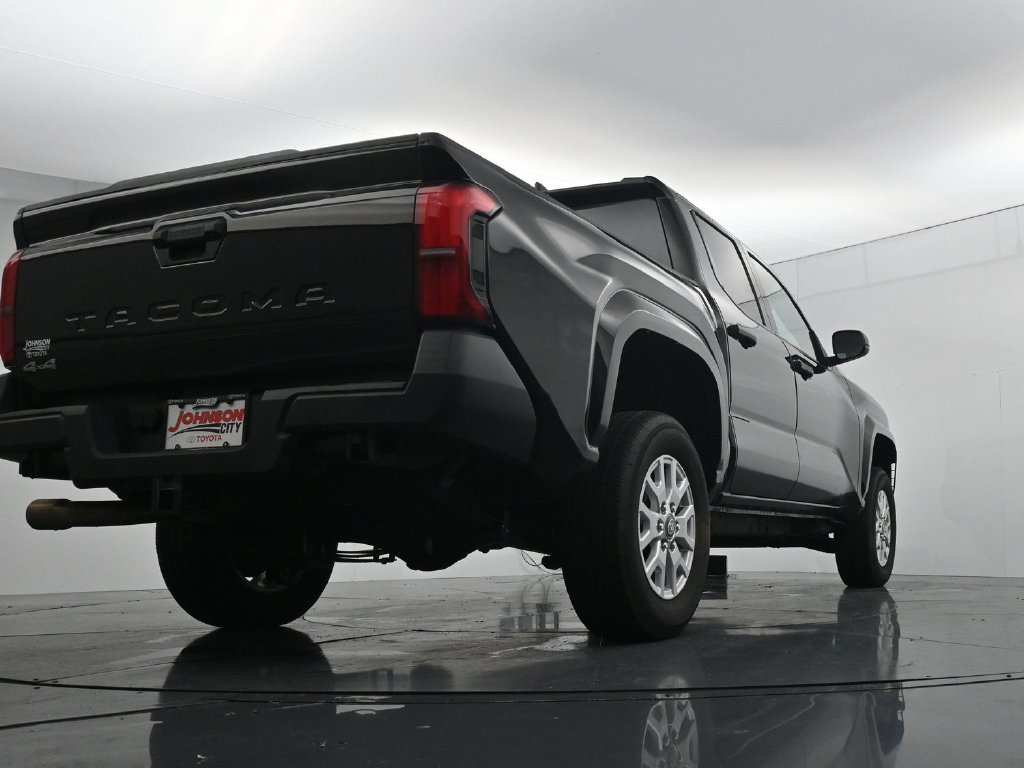 Used 2025 Toyota Tacoma SR AWD/4WD image 32