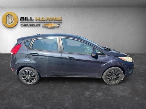 Used 2013 Ford Fiesta SE FWD image 4