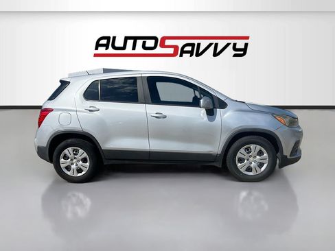 Used 2018 Chevrolet Trax LS FWD image 8