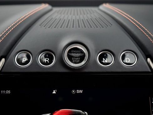 Used 2022 Aston Martin DBX Base image 28