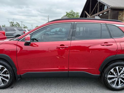 Used 2023 Toyota Corolla Cross XLE FWD image 35