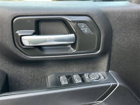 Used 2024 Chevrolet Silverado 2500 Custom w/ Custom Convenience Package image 16