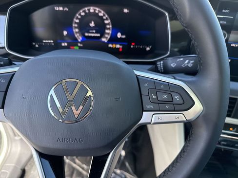 New 2026 Volkswagen Jetta SE FWD image 21
