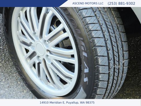 Used 2004 Toyota Corolla LE FWD image 17