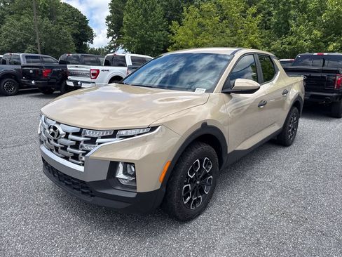 Used 2023 Hyundai Santa Cruz SE AWD/4WD image 3