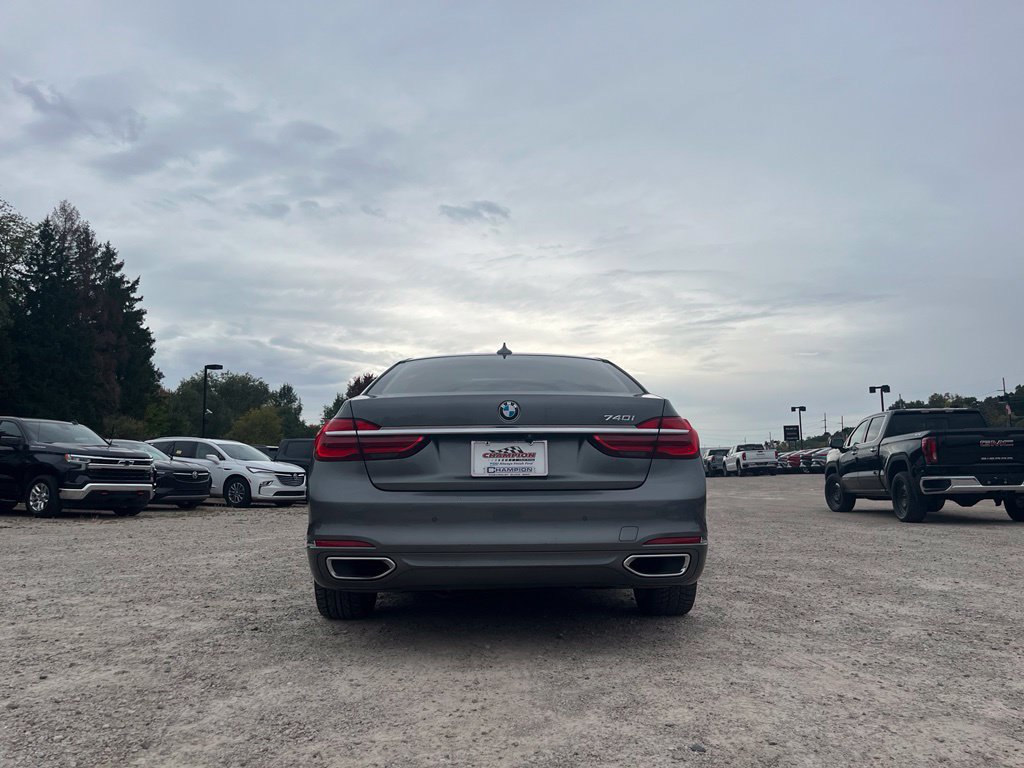 Used 2016 BMW 740i RWD image 11