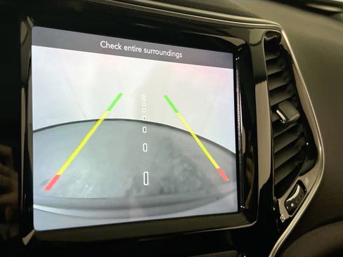 Used 2022 Jeep Cherokee Limited w/ Mopar Interior Package image 13