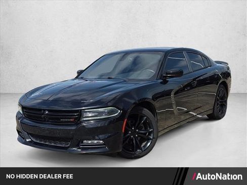 Used 2016 Dodge Charger SXT w/ Blacktop Package RWD image 1