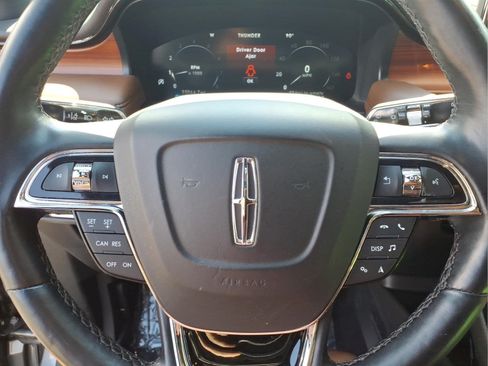 Certified 2023 Lincoln Nautilus Reserve w/ Monochromatic Package AWD/4WD image 6