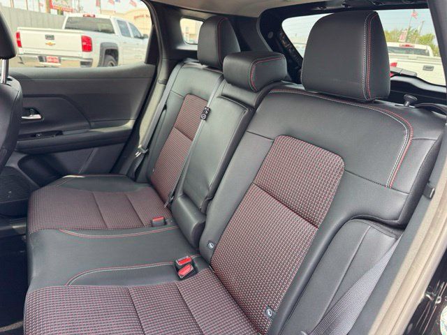 Used 2026 Nissan Kicks SR FWD image 12