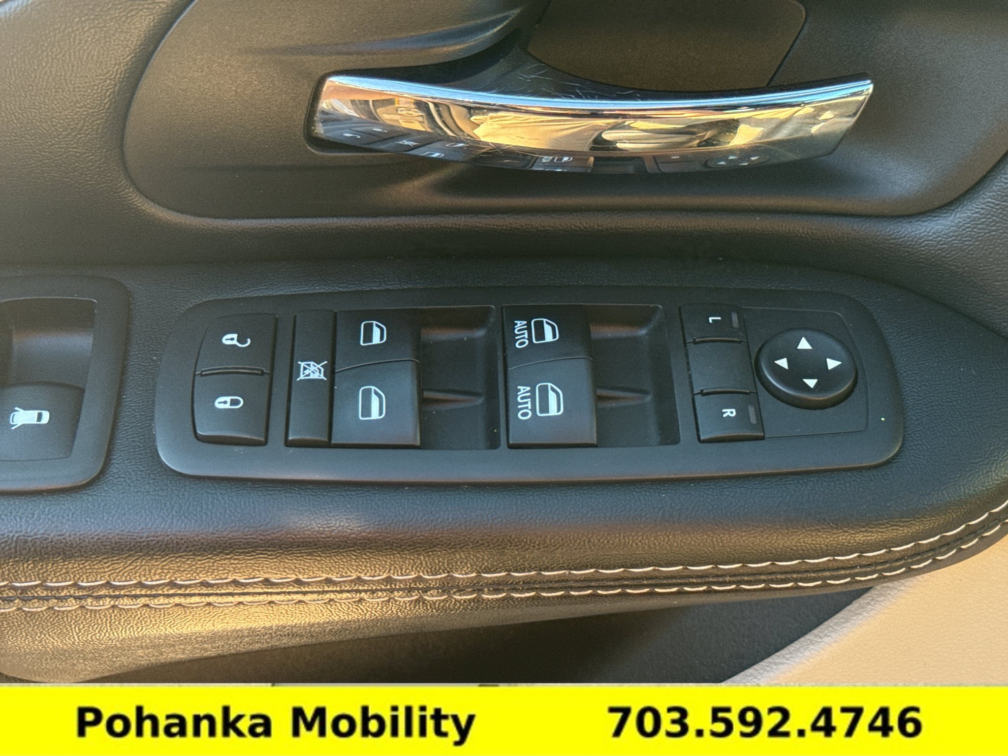 Used 2017 Dodge Grand Caravan SXT FWD image 8