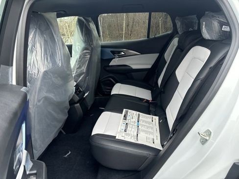 New 2026 Chevrolet Equinox EV LT AWD/4WD image 10