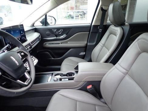 Used 2023 Lincoln Corsair AWD w/ Equipment Group 101A image 15