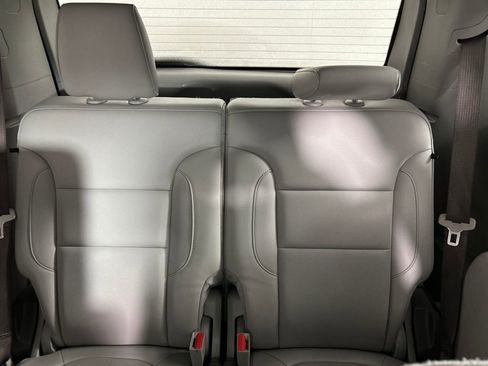 Used 2018 GMC Acadia SLT image 20