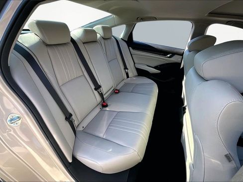 Used 2020 Honda Accord Touring image 19