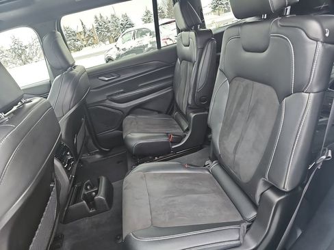 Used 2023 Jeep Grand Cherokee L Altitude image 16