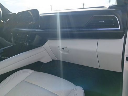 Used 2025 Chevrolet Tahoe Premier RWD image 20