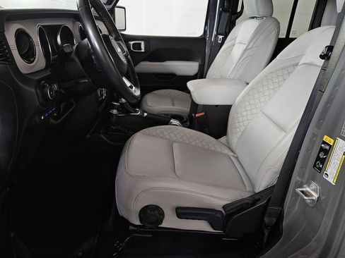 Used 2022 Jeep Wrangler Unlimited Sahara image 23
