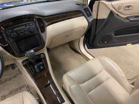 Used 2003 Toyota Highlander Limited w/ Leather Trim Pkg AWD/4WD image 22