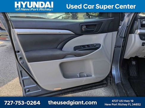 Used 2019 Toyota Highlander LE image 9