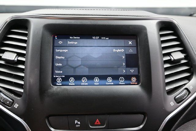 Used 2020 Jeep Cherokee Latitude Plus w/ Cold Weather Group AWD/4WD image 38