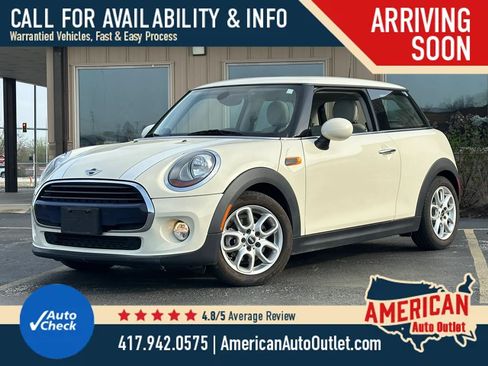 Used 2018 MINI Cooper 2-Door Hardtop image 2