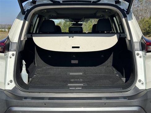 Certified 2023 Nissan Rogue SL w/ SL Premium Package image 17