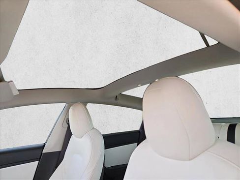 Used 2020 Tesla Model 3 Standard Range image 19