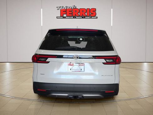 Used 2025 Toyota Grand Highlander AWD image 6
