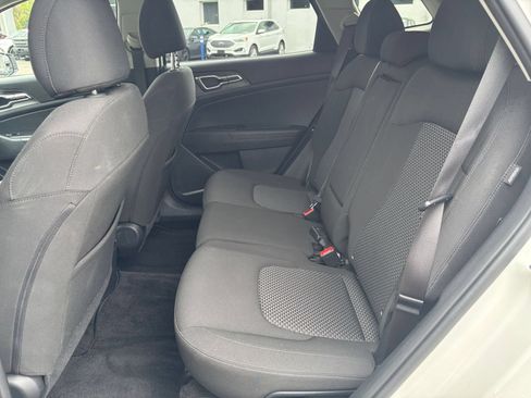 Used 2025 Kia Sportage LX FWD image 24