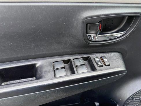 Used 2012 Toyota Yaris LE image 12